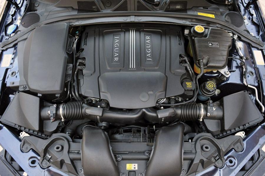  Jaguar XF Supercharged 2012 года  (фото 40 из 65)